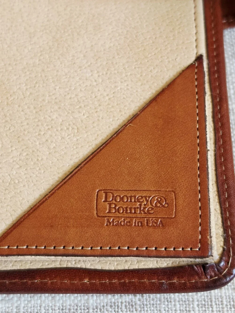 Dooney & Bourke Vintage Agenda Planner Organizer, AWL, 7.5 x 5 - Picture 8 of 11